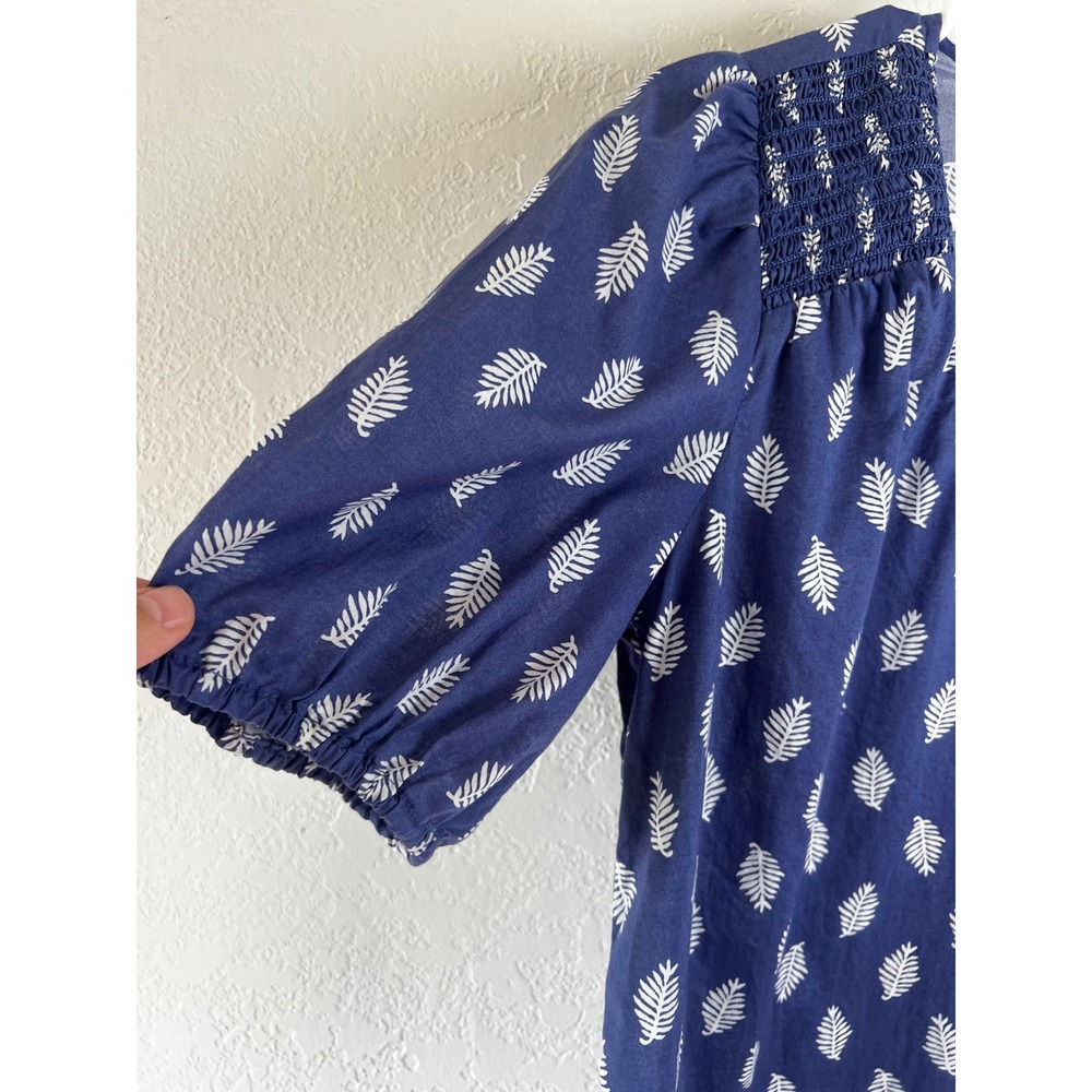 J. Crew Smocked Neck Leaf Print Top Blouse Size XS Short Sleeve V-neck‎ - Picture 4 of 7